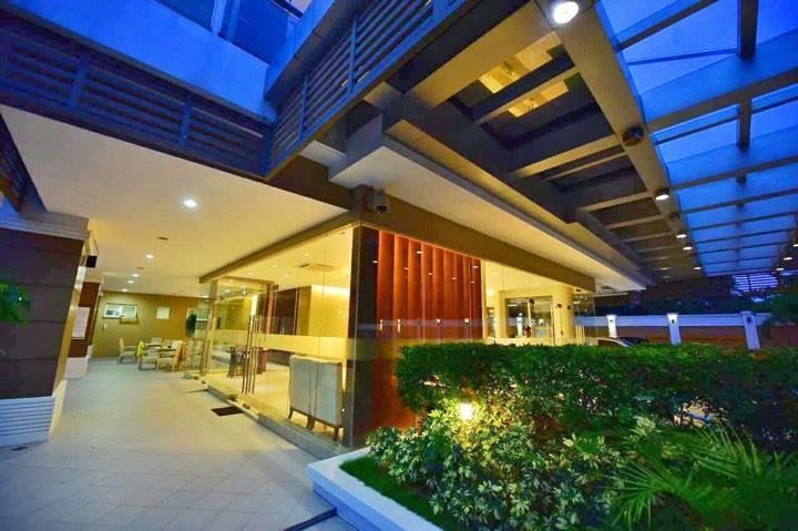 Padgett Place Prime Suites Cebu Stadt Exterior foto